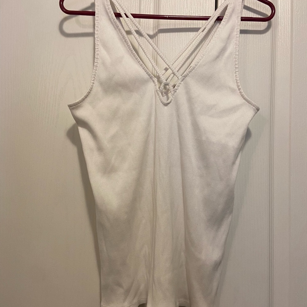 🆕White Sleeveless Top never worn